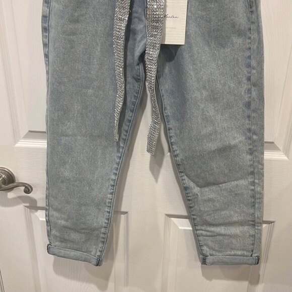 Kancan tapered light wash denim jeans with sparkle belt NWT - Picture 4 of 12